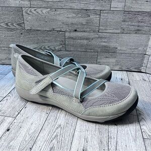 Dansko Women's Gray Flats with Blue Accents